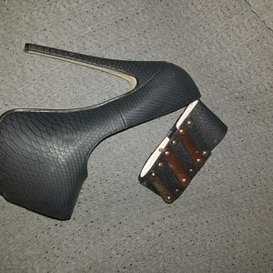 Platform Snake print heels